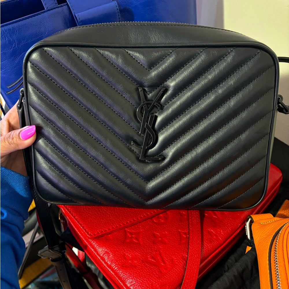 Beautiful YSL Lou bag. !!!! Shipping tomorrow!!!! We be Sold tomorrow!!!! - Picture 1 of 17